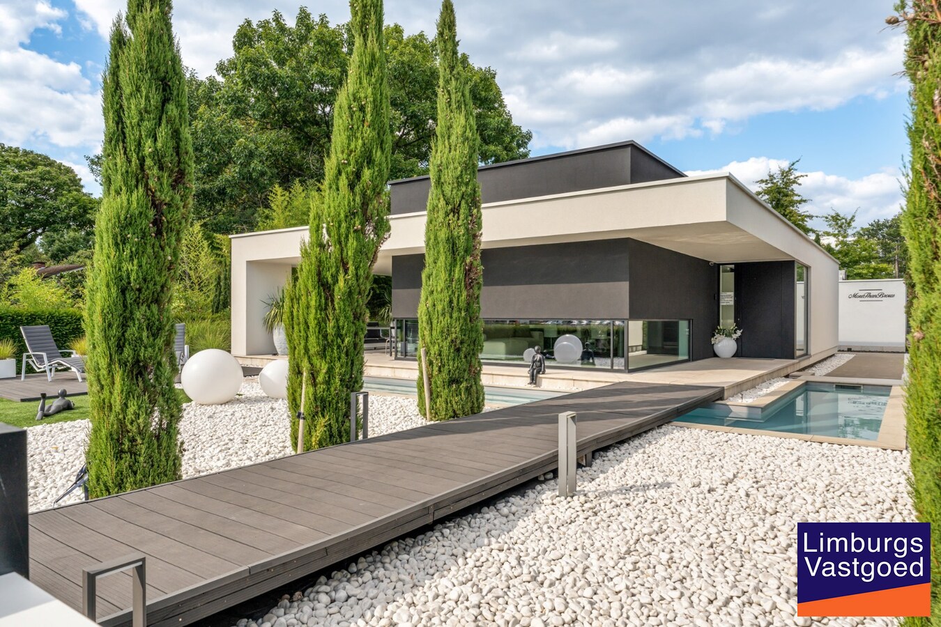 Unieke designvilla met zwembad en panoramisch uitzicht op het Albertkanaal 