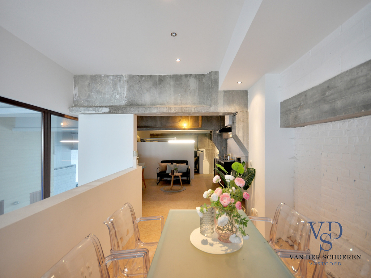 Eigentijdse loft voor wonen en werken. Opportuniteit als investeringspand ! 