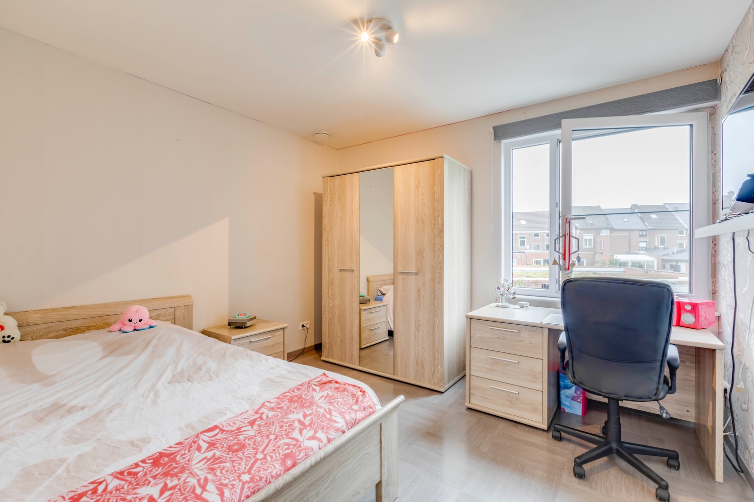 Subliem gelegen, recent gebouwde woning te Aalst. 