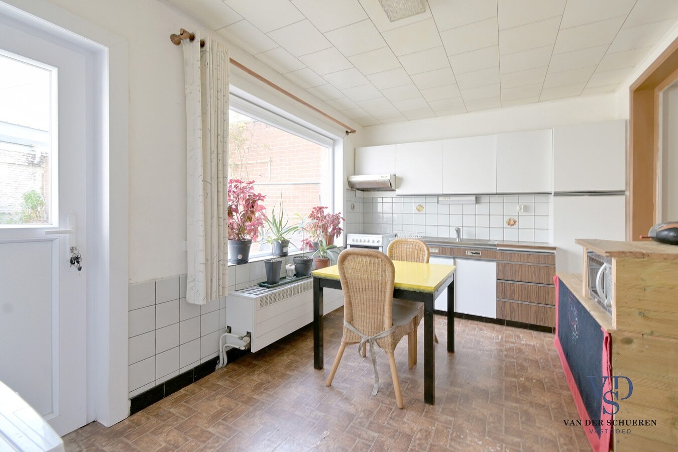 Ruime woning met opslagruimte 