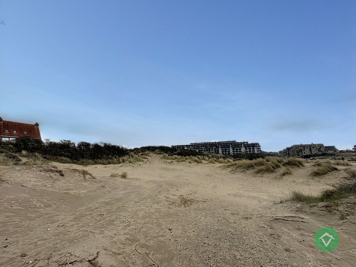 Lichtrijk 2-slaapkamerappartement op topligging op 100m van de zeedijk in Sint-Idesbald 