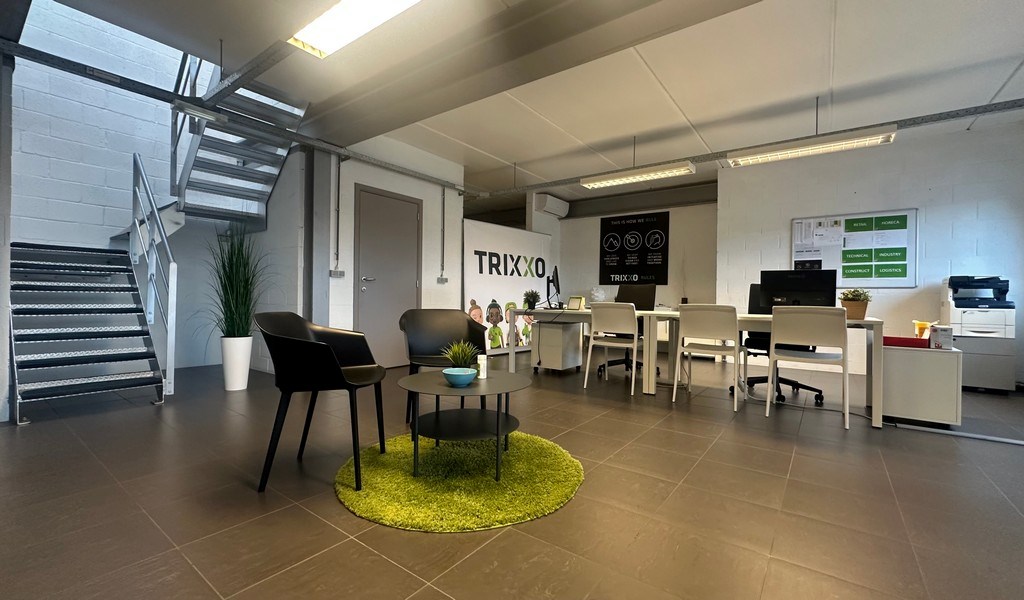 Commercieel gelegen kantoor te huur langs R4 in Mariakerke