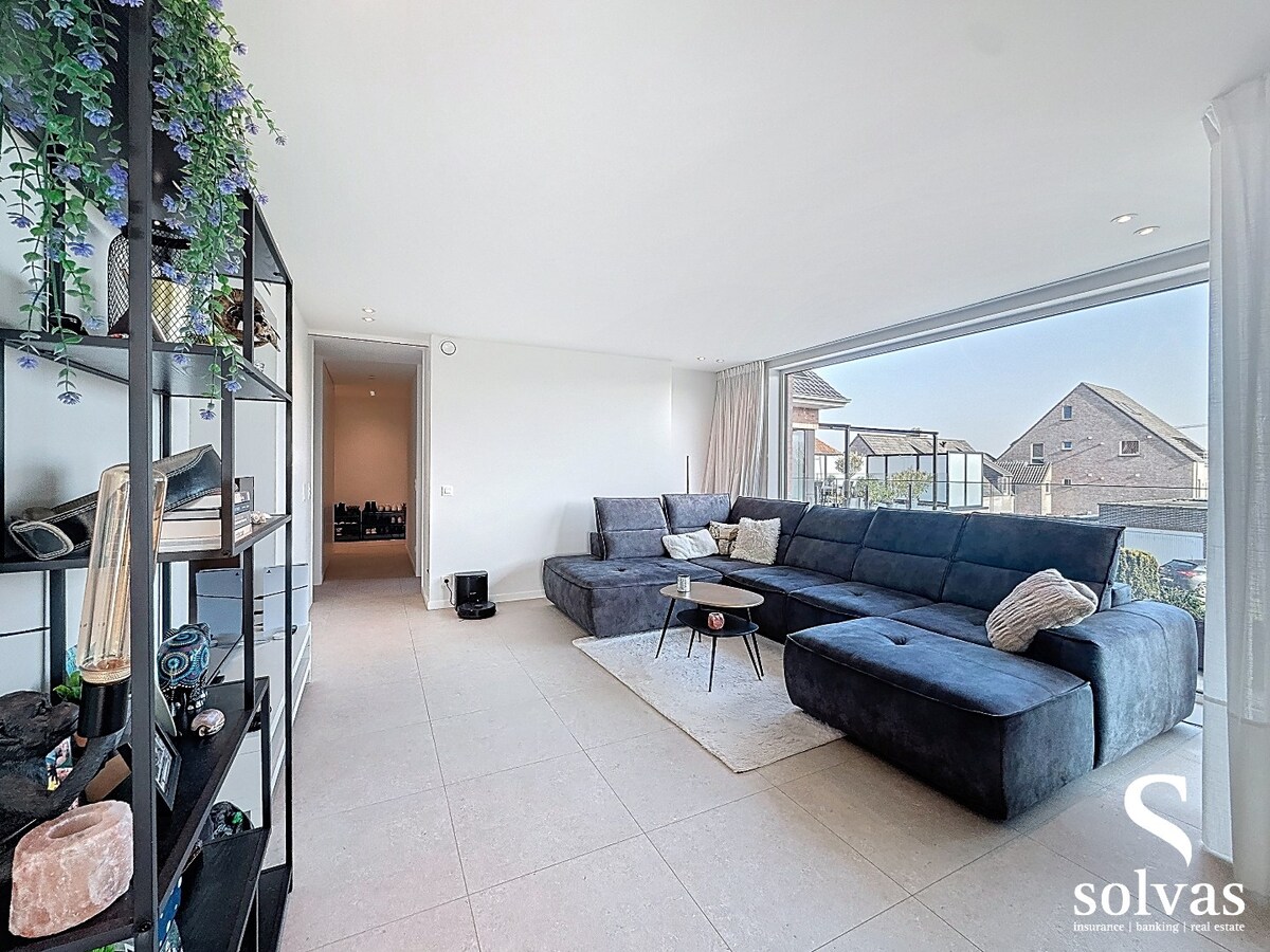 Ruim en luxueus appartement in hartje Zomergem 