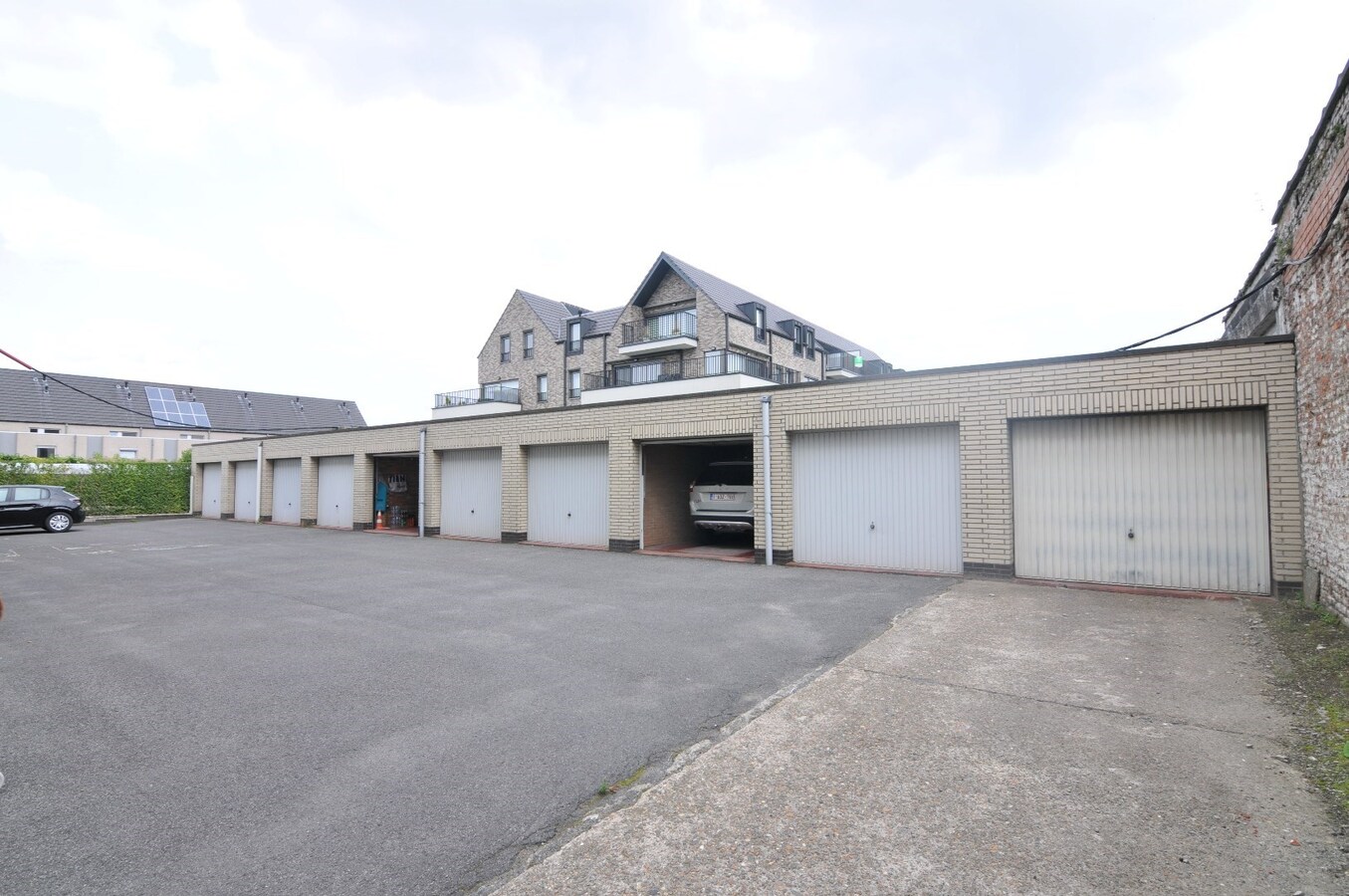 Ruim appartement 3 slaapkamers en garage 