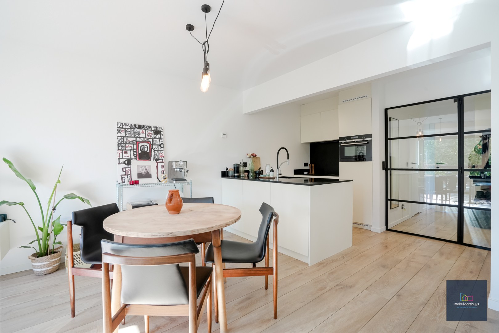 Instapklaar en lichtrijk appartement op de Coupure 