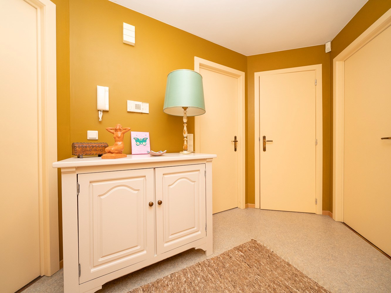 Instapklare, vrijstaande villa met 4 kamers op toplocatie 