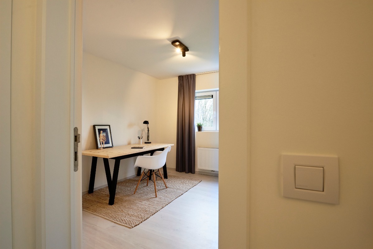 MAGNIFIEKE HALF OPEN PASTORIEWONINGEN IN CENTRUM ZEDELGEM 