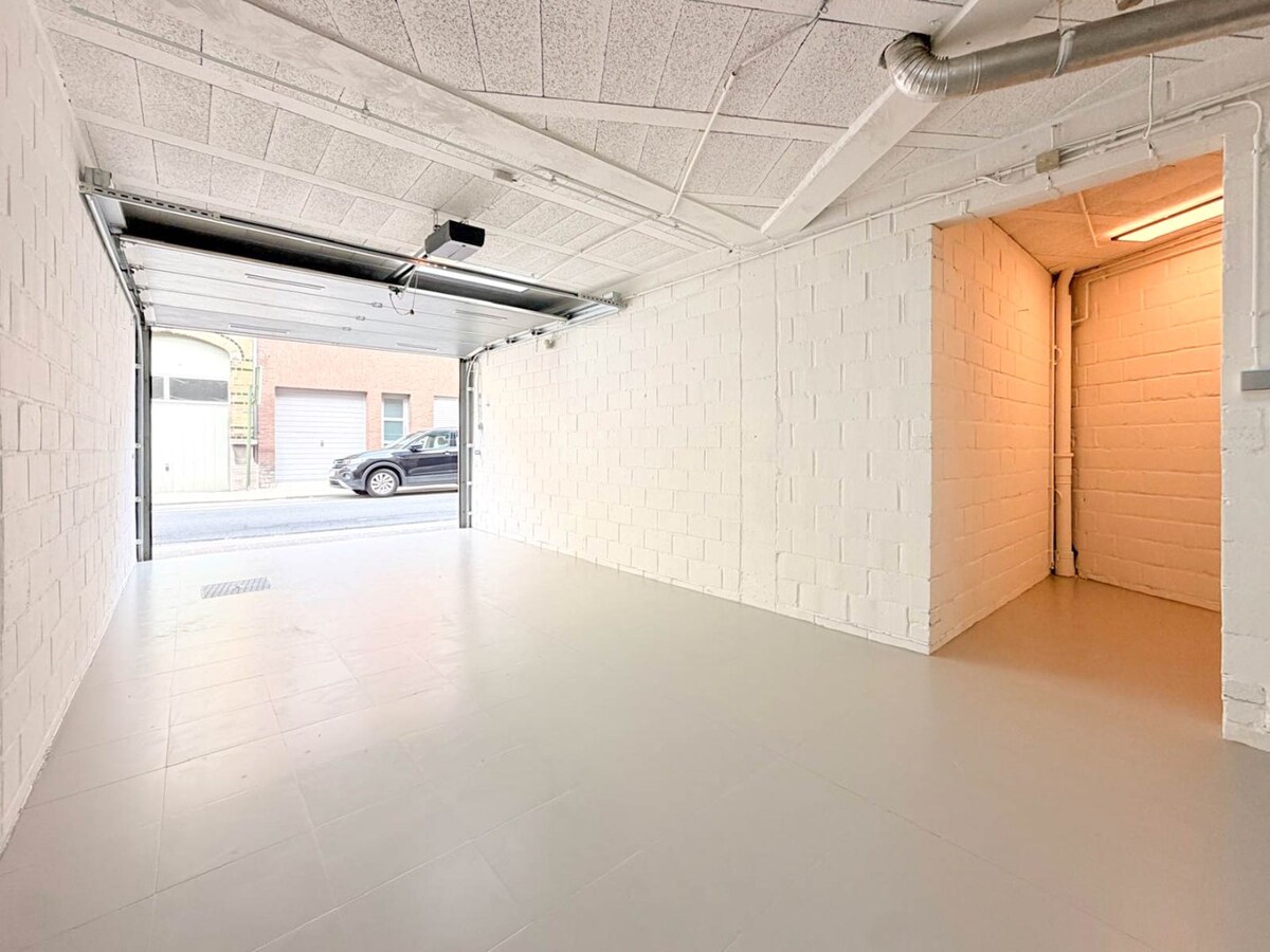 Prachtig en zeer ruim gelijkvloers appartement met zeer ruime garage 173m2 *** NONO INSPIRED ***! 