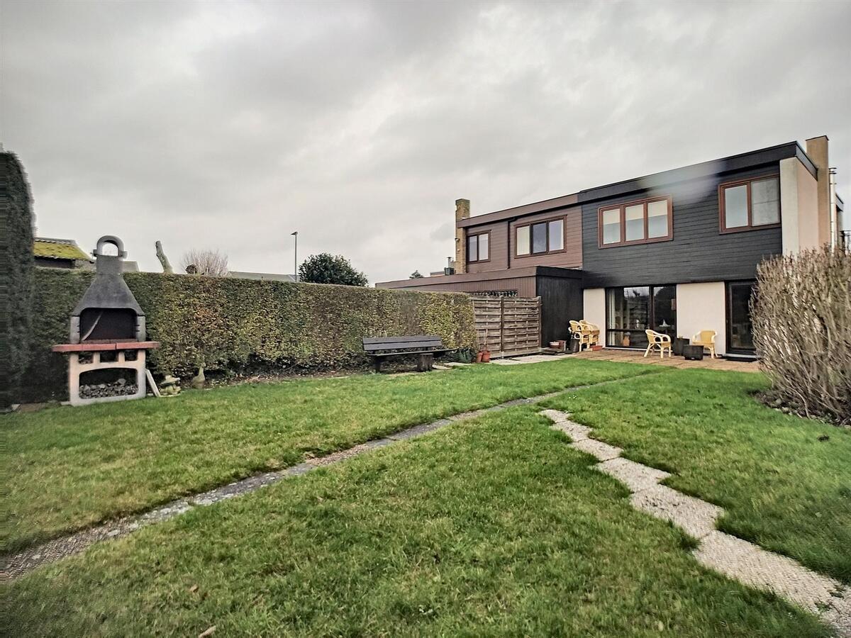 Zeer goed gelegen woning op perceel van 428m² - Heist 