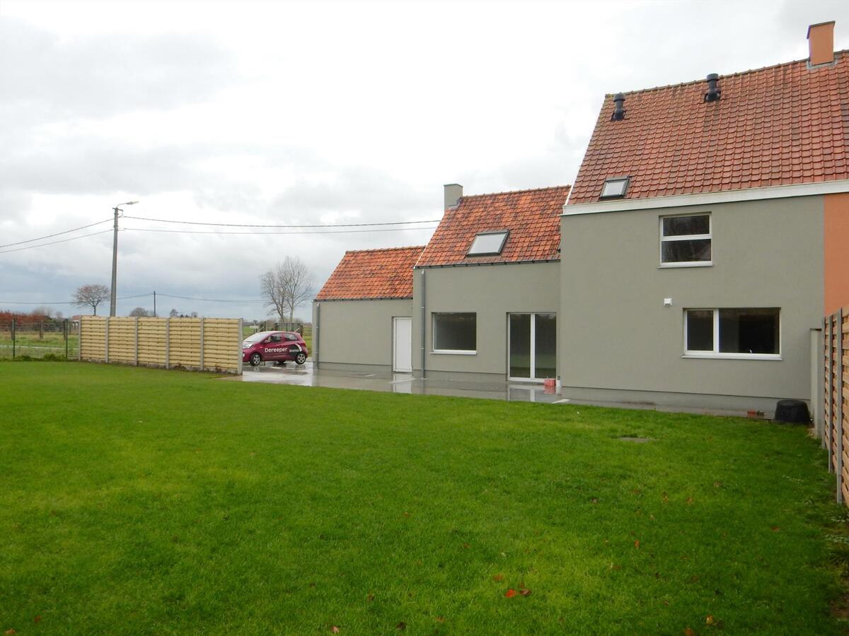 Ruime opgeknapte woning te Jabbeke 