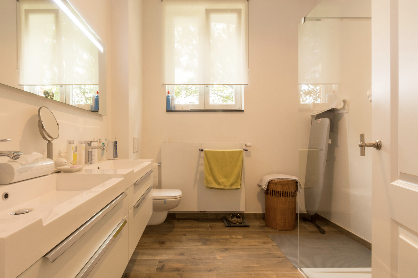 Gelijkvloers luxe 2-slk-appartement met privatieve tuin. 