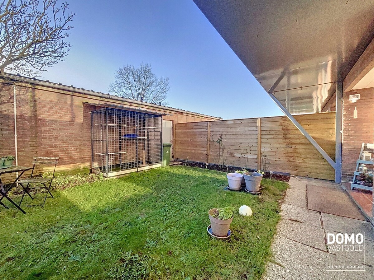GEZELLIG, GERENOVEERD TWEE SLAAPKAMERAPPARTEMENT MET TUIN EN GARAGE TE HASSELT 