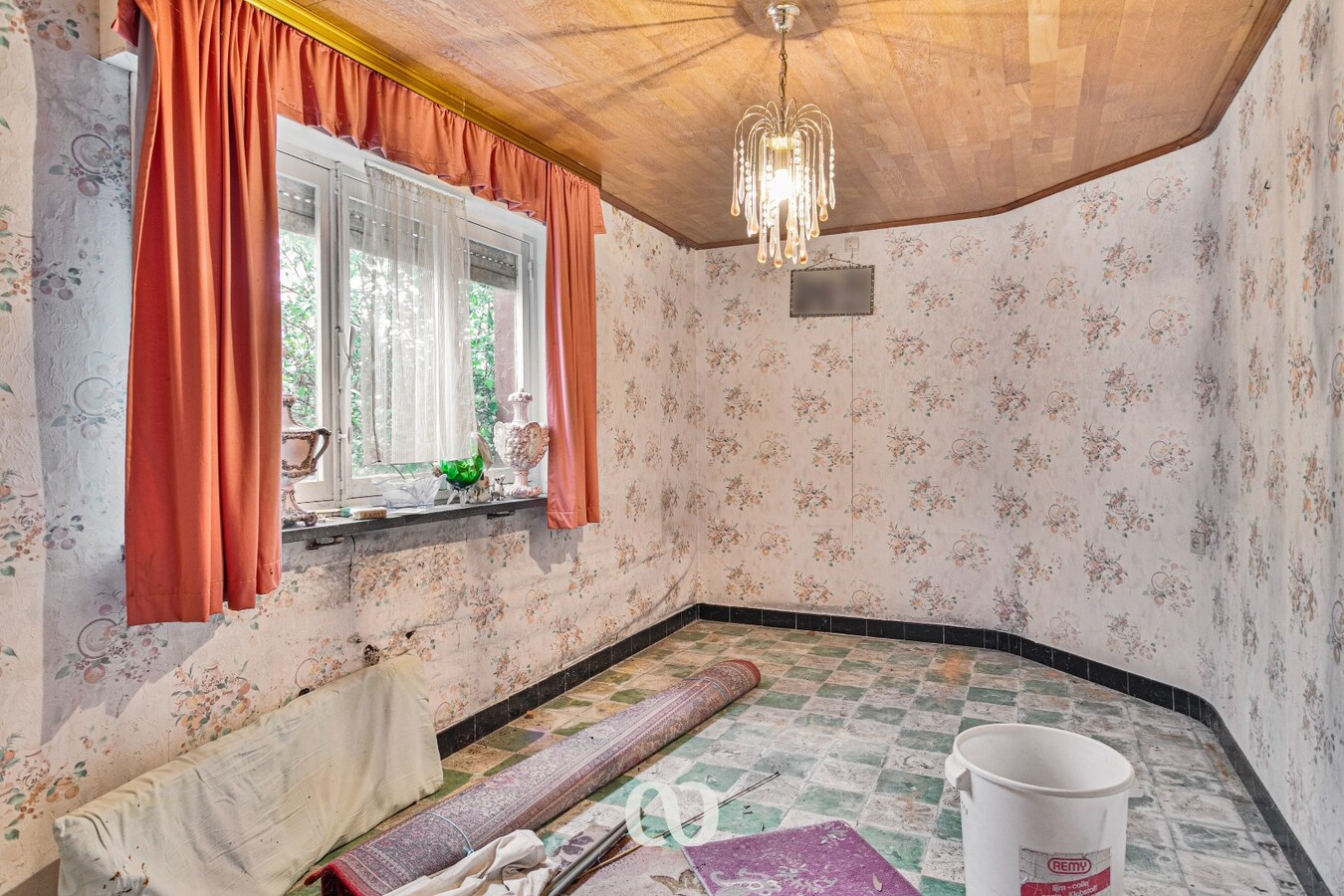 Subliem gelegen te renoveren/te slopen hoeve 