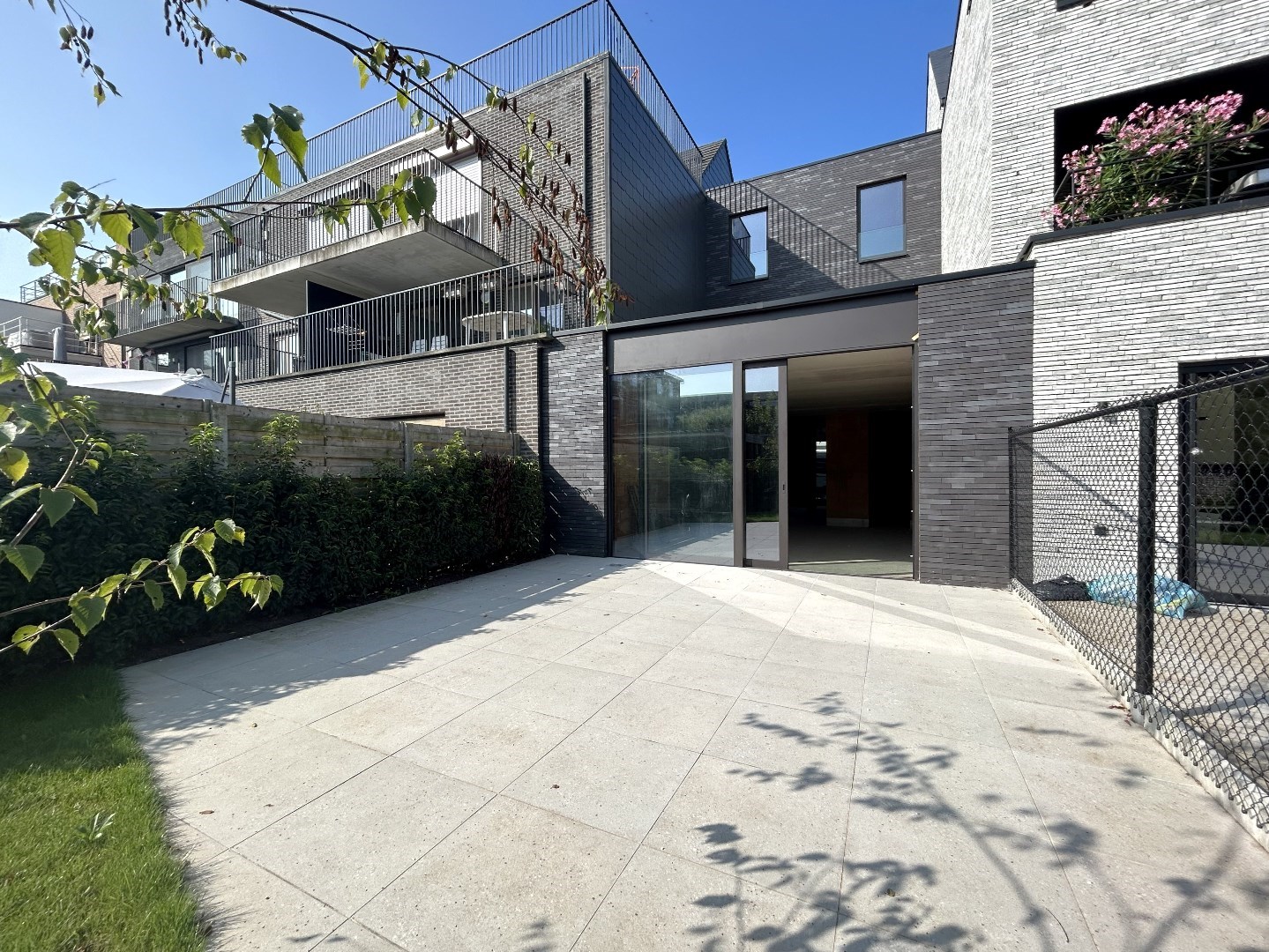 Uitzonderlijk afgewerkte nieuwbouwwoning met 4 slpk. in centrum Geel 