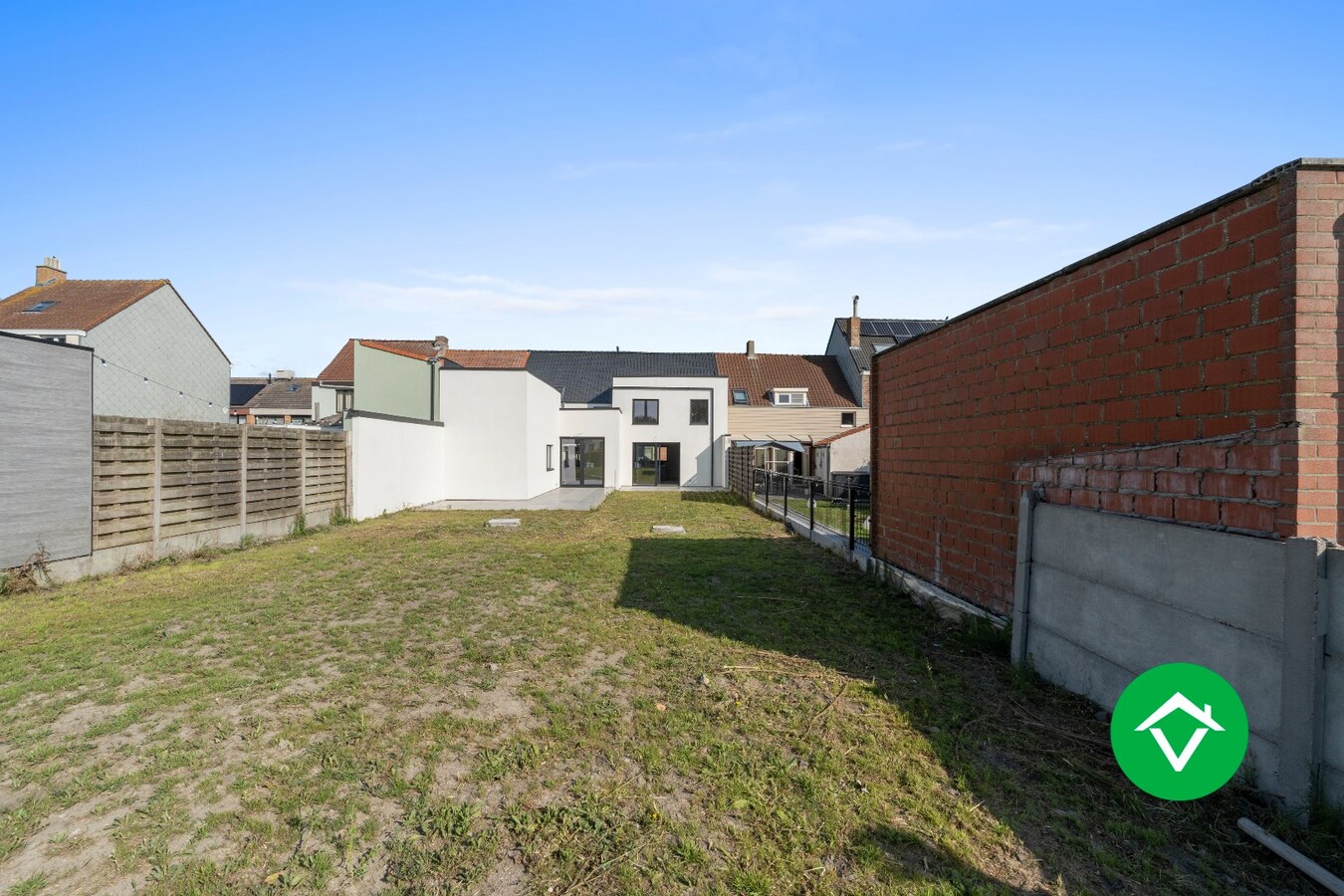 Volledig gerenoveerde gezinswoning met karakter in hartje Bredene-Dorp 