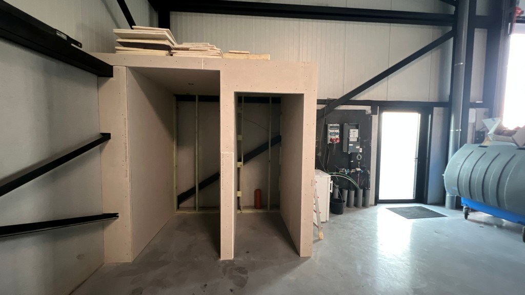 Nieuwbouw magazijn te koop in Haaltert