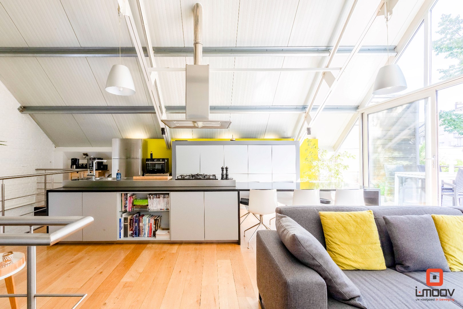 Karaktervol pand aan het Rommelwaterpark: industriële charme met huiselijke warmte. 