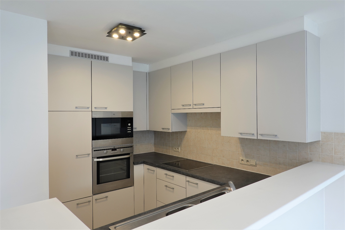 Gezellig en instapklaar appartement in het centrum van Jabbeke 