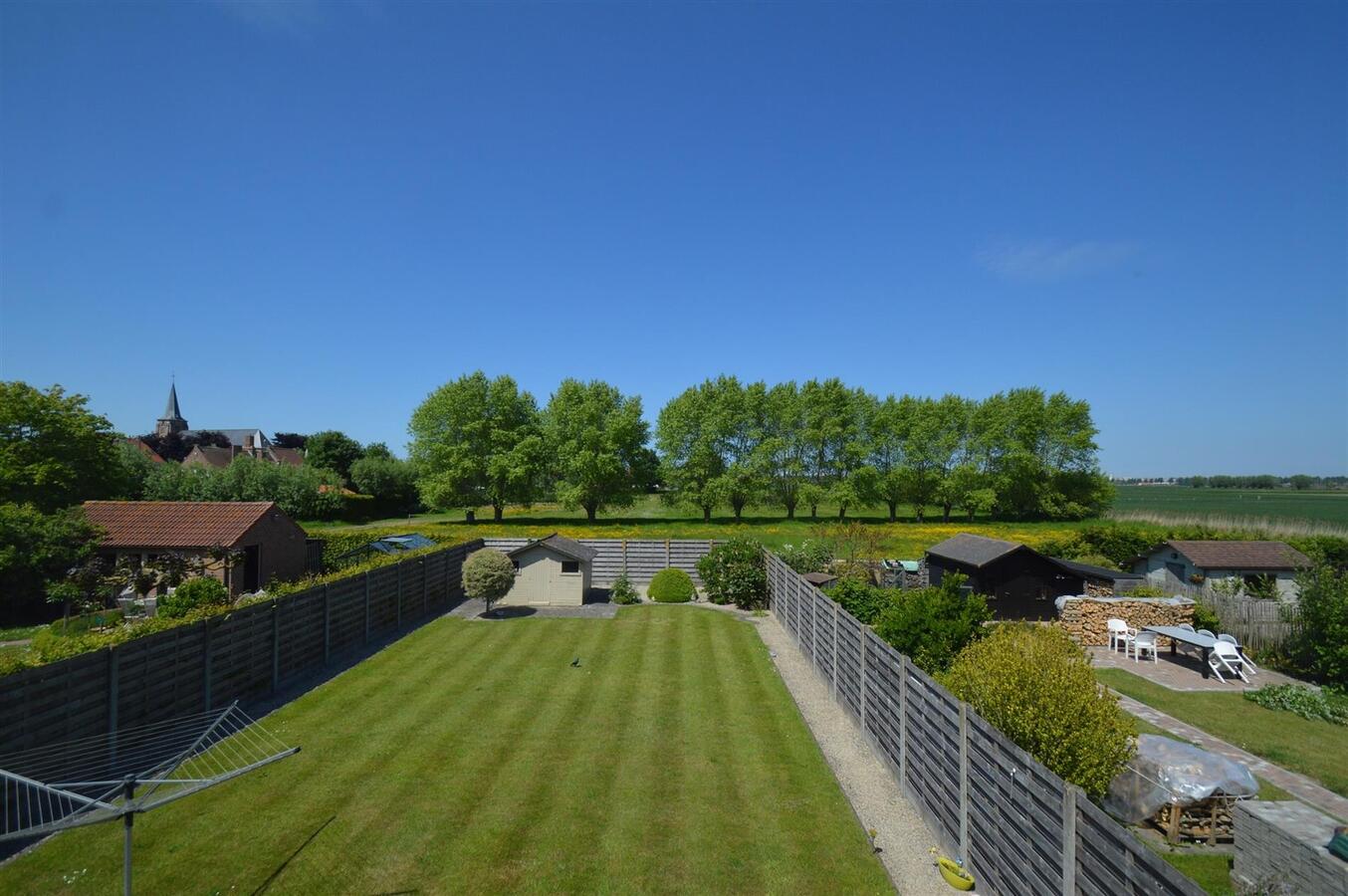 Gezinswoning met grote tuin, oprit &amp; garage - Ramskapelle 