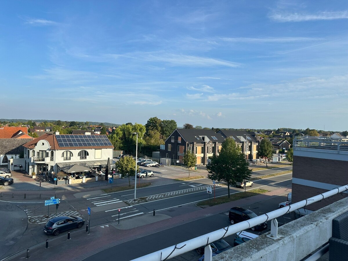 Lichtrijk appartement met 70m² terras 