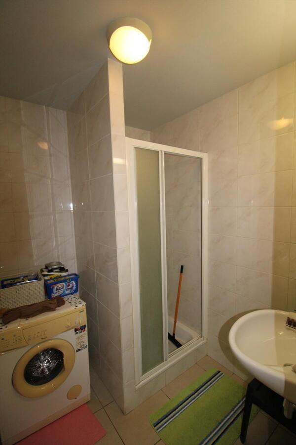 Gelijkvloers appartement met 2 slaapkamers en groot terras in centrum Koekelare 