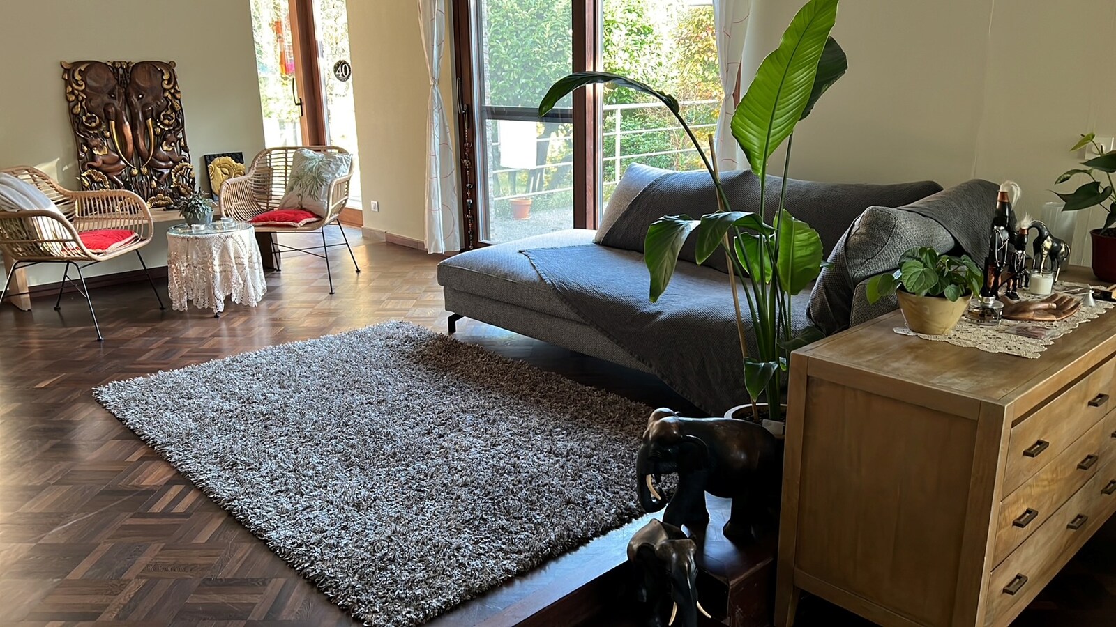 Bemeubelde villa met prachtige tuin 