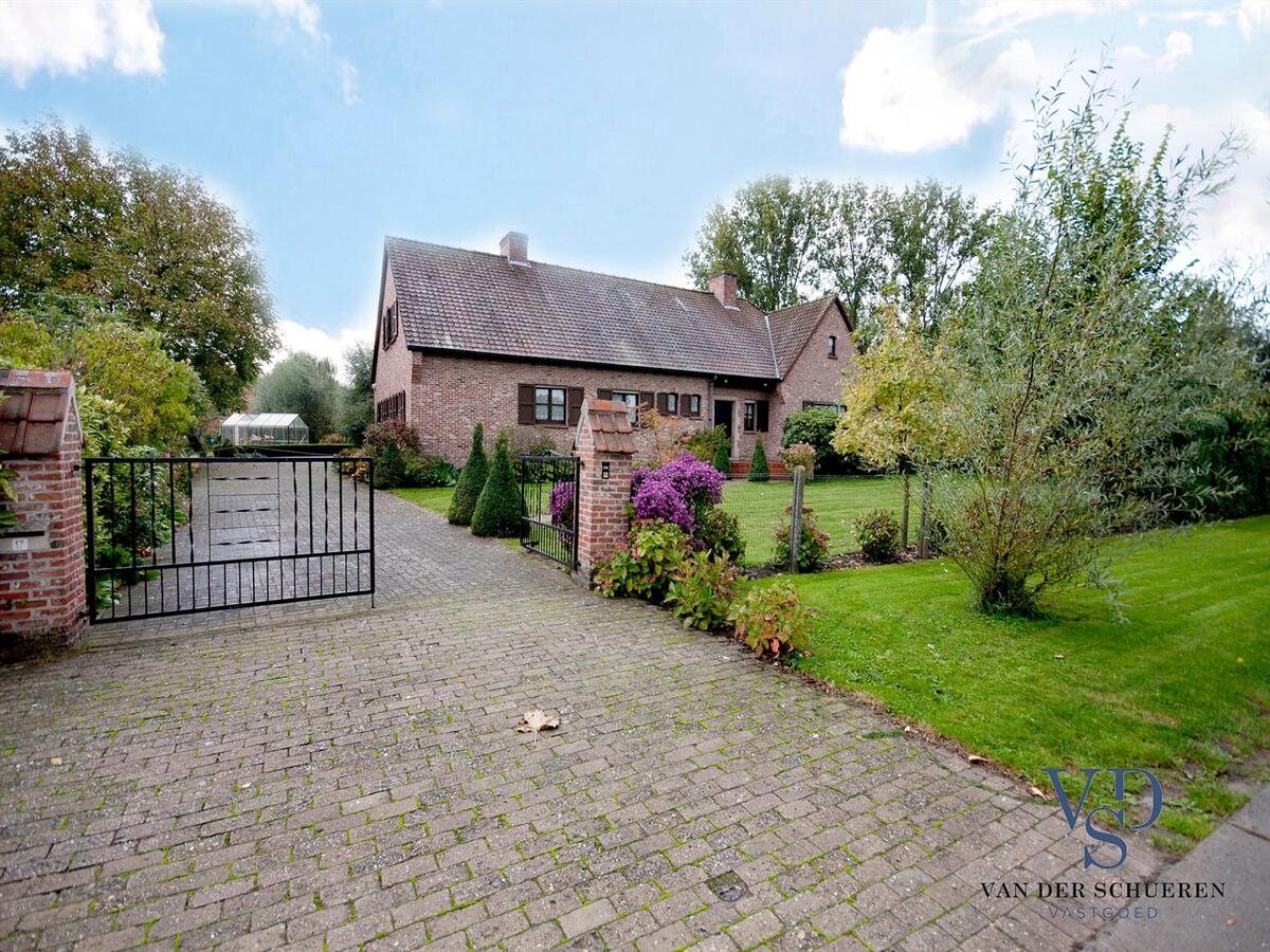 Degelijke villa op bijna 5000 m2 - exclusieve ligging nabij de Schelde in doodlopende straat ! 
