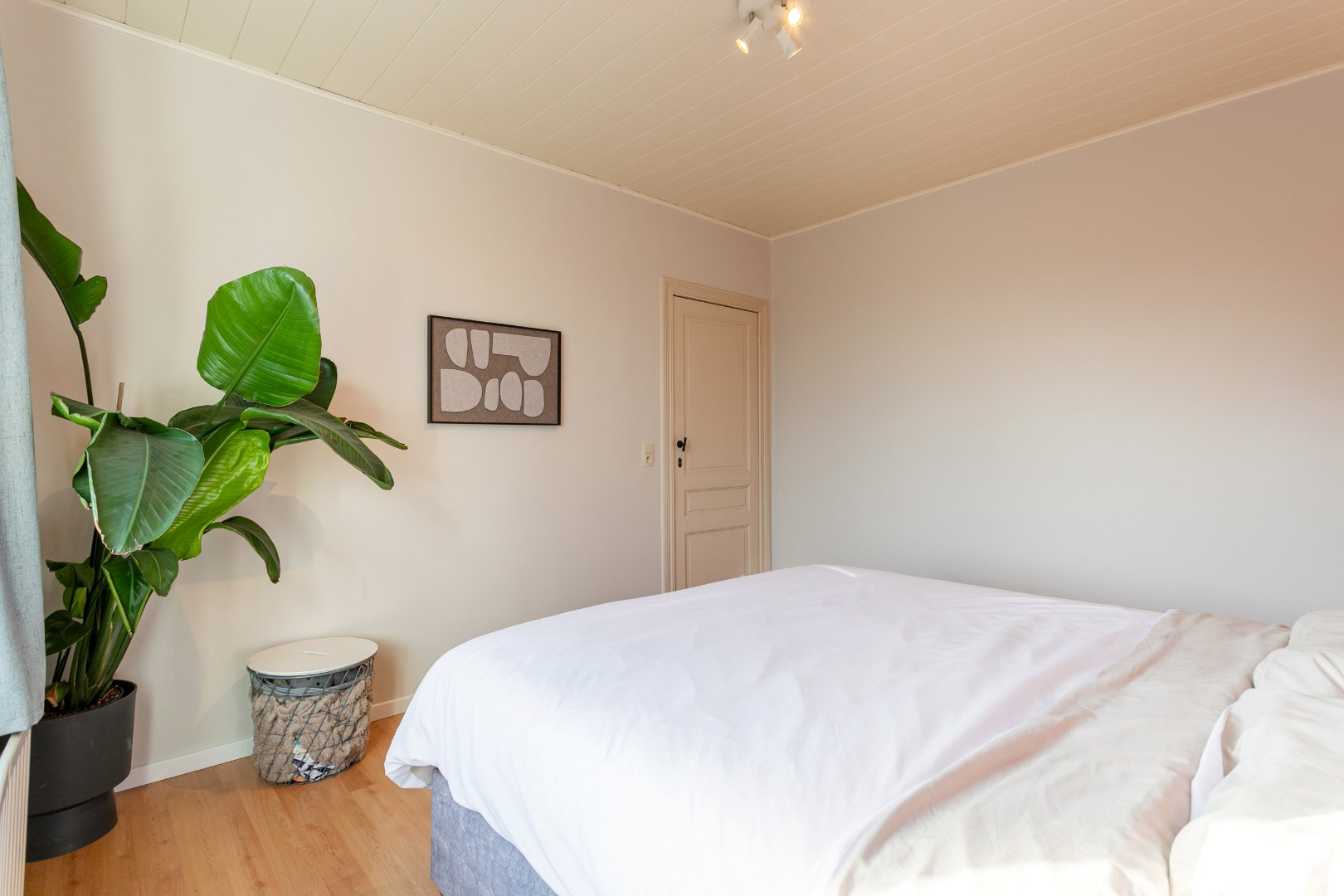 Instapklare driegevelwoning met 3 slpk te Lembeek 