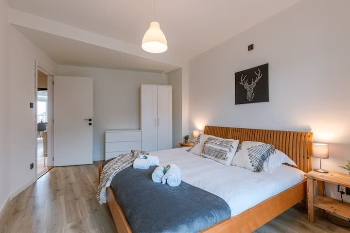 Ruim appartement  met 2 slpks en garage in Gent 