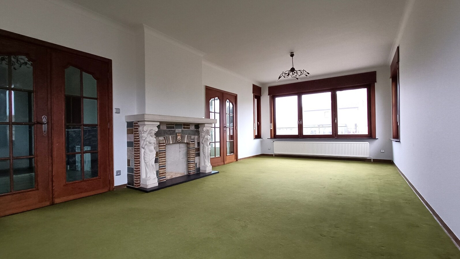 Ruime villa met garage en tuin 