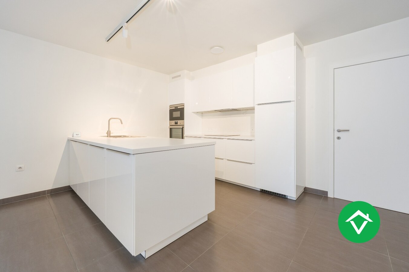 Instapklare energiezuinige woning (2018) met garage en tuin in Zevekote 