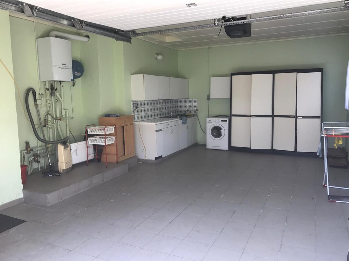 Uitstekend gelegen open bebouwing op het einde van een doodlopende straat 
