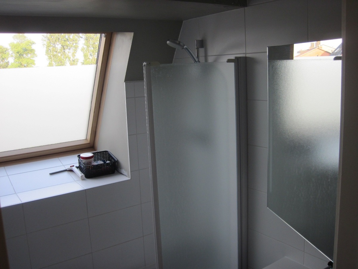 Eigentijds appartement op de 1° verdieping (met terras). Uitstekend gelegen. 