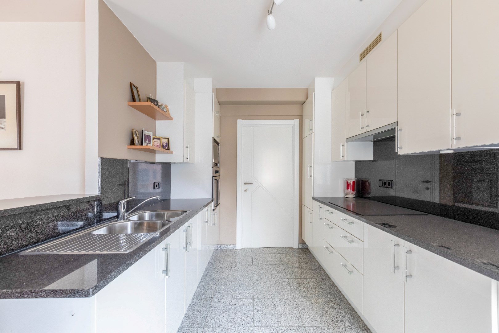 Gunstig gelegen  2-slp. app. met terrassen en garage nabij Gent Sint-Pieters 