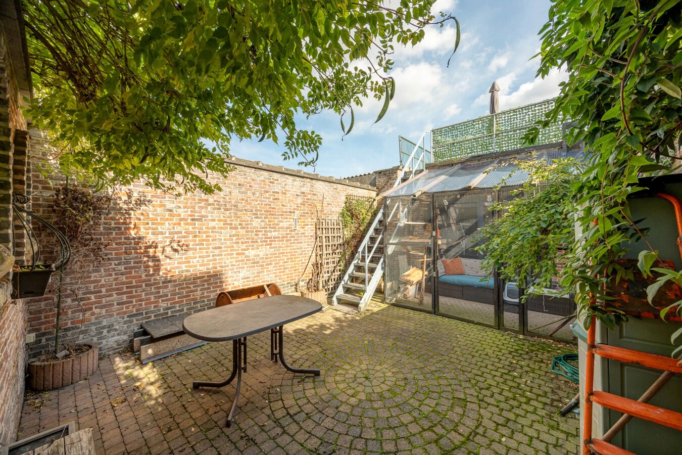 Charmante woning met tuin en garage te Hemiksem! 