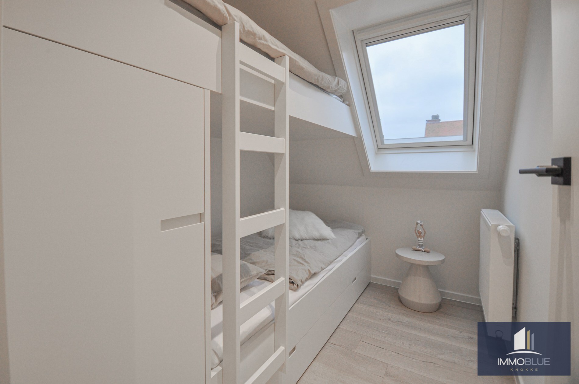 Appartement entièrement rénové avec deux grandes terrasses. 