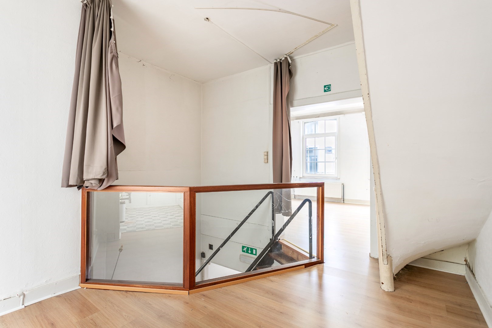 Handelshuis én appartement centrum Halle 