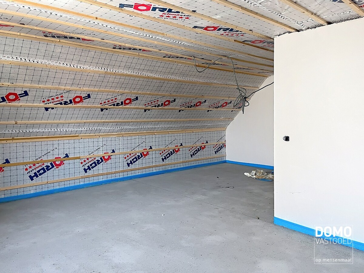 ENERGIEZUINIGE HALFOPENBEBOUWING MET 3 SLAAPKAMERS TE KERMT 