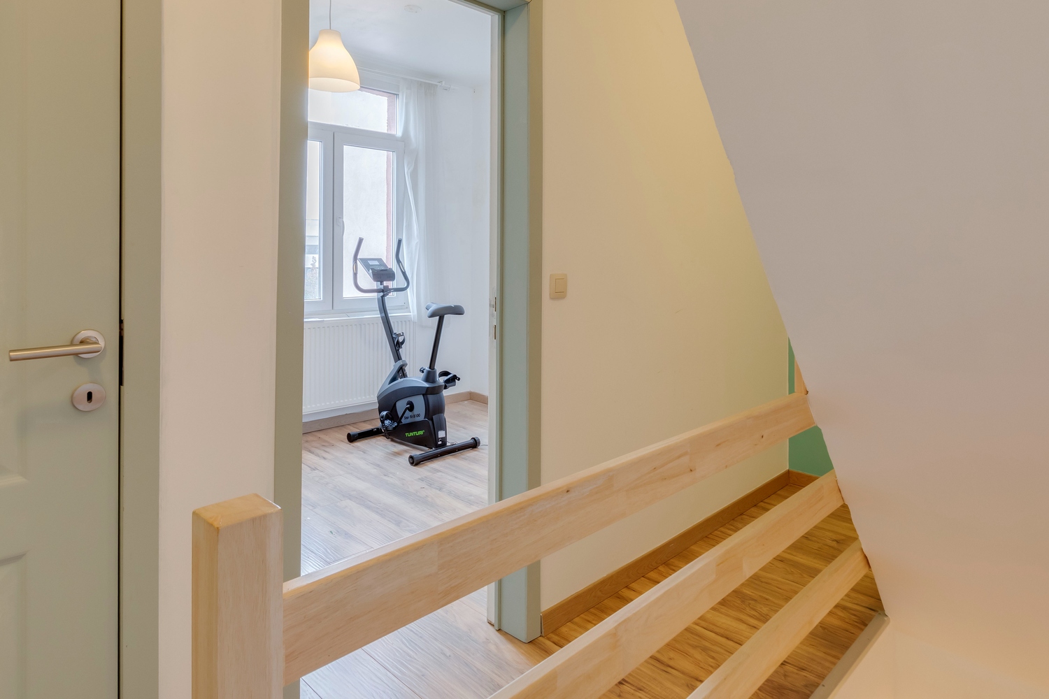 instapklare rijwoning met uitstekende ligging en tuin 