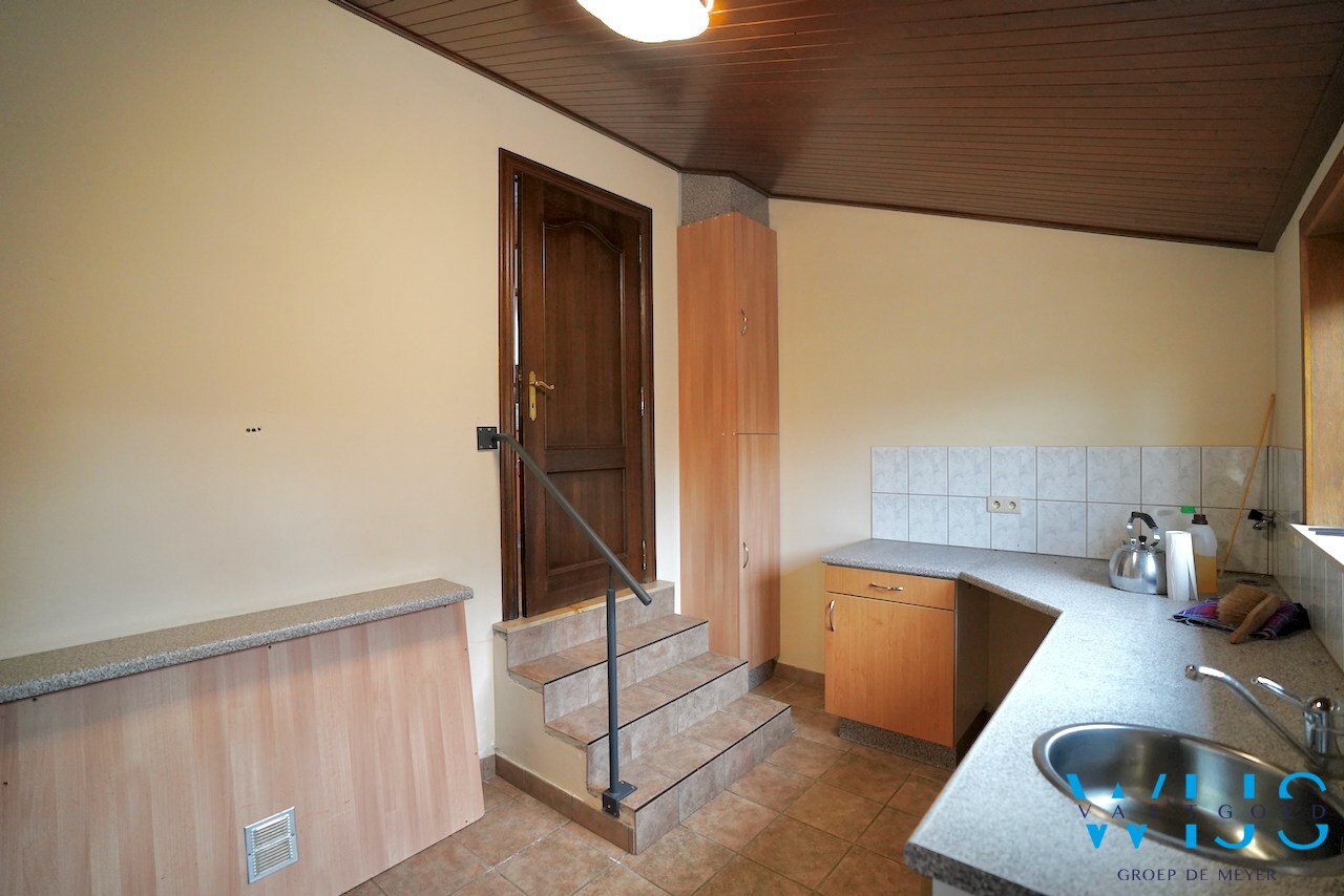 Super gezellig woonhuis met ruime garage te Boekhoute ! 