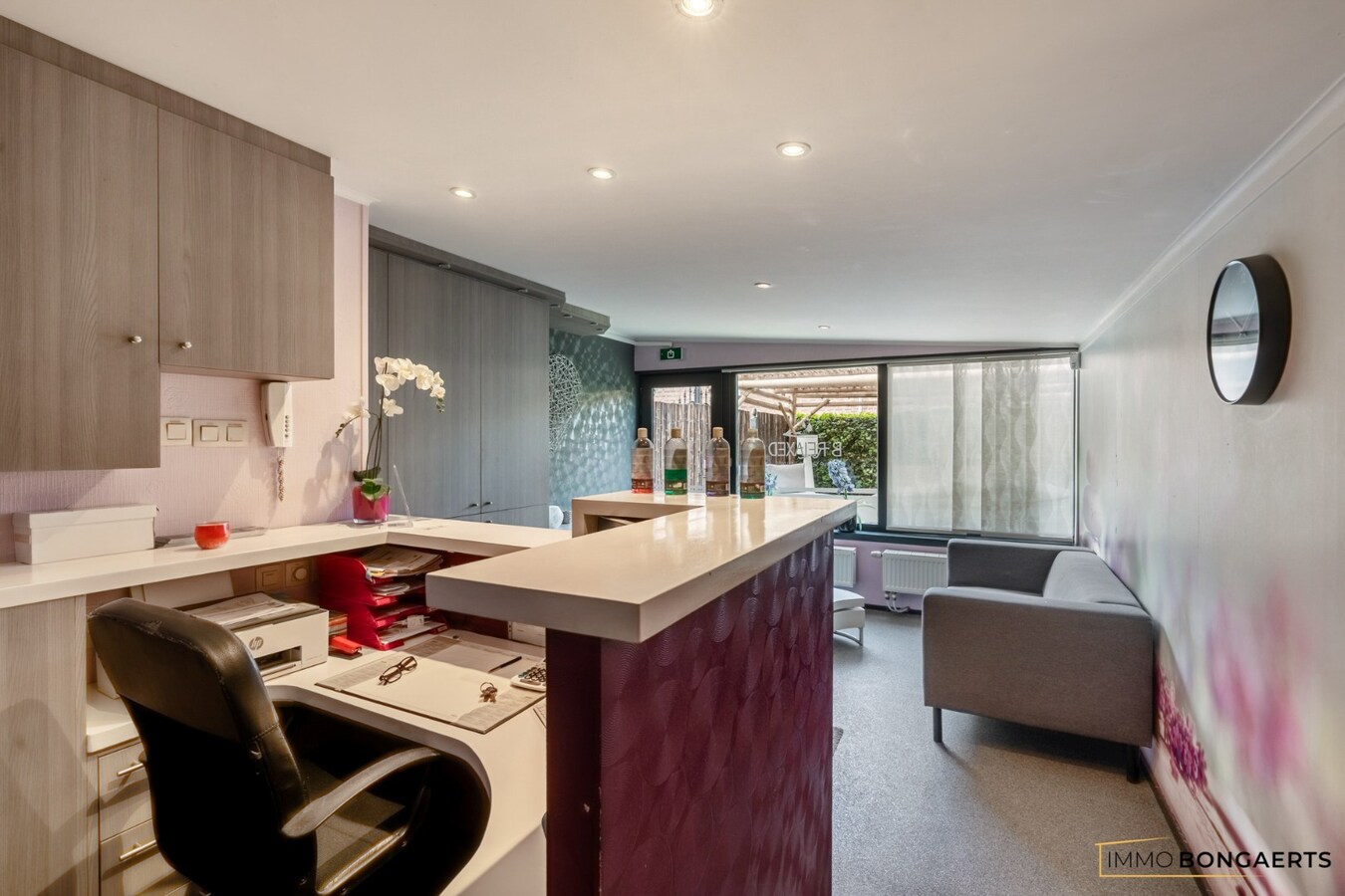 Exclusieve woning met volledig uitgeruste wellnesspraktijk nabij Hasselt 