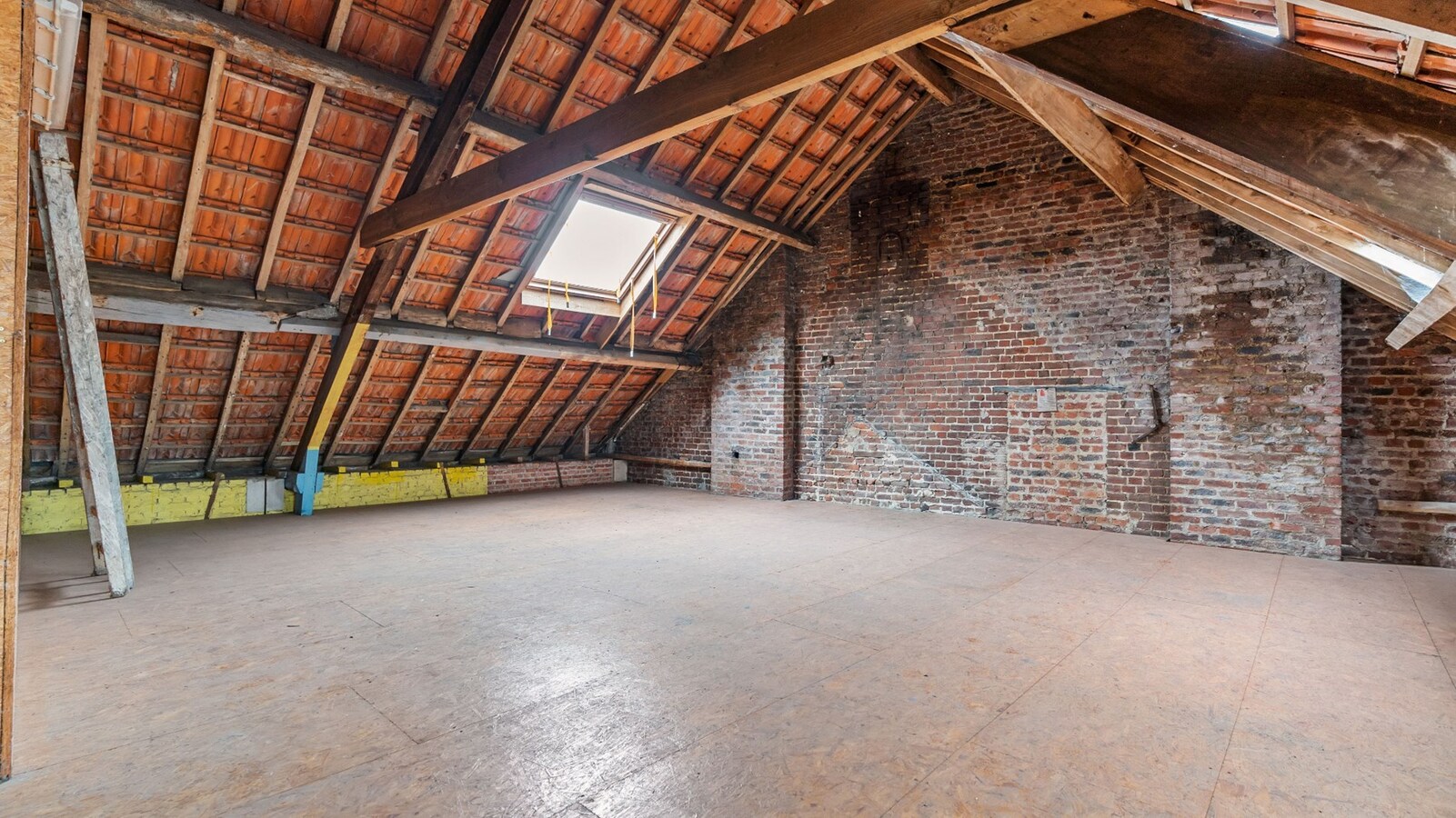 SINT JORIS WINGE - Ruime woning met grote tuin en 4-6 slpk 