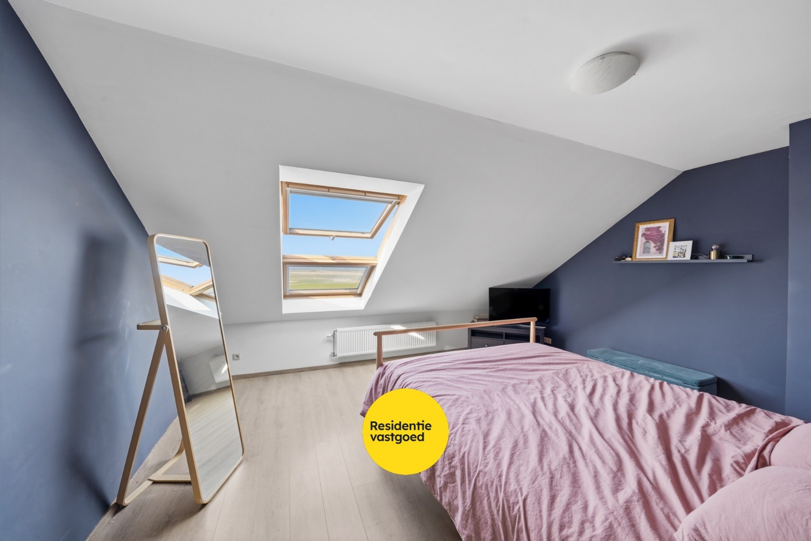 Instapklare woning met zicht op de vaart in Oudenburg 