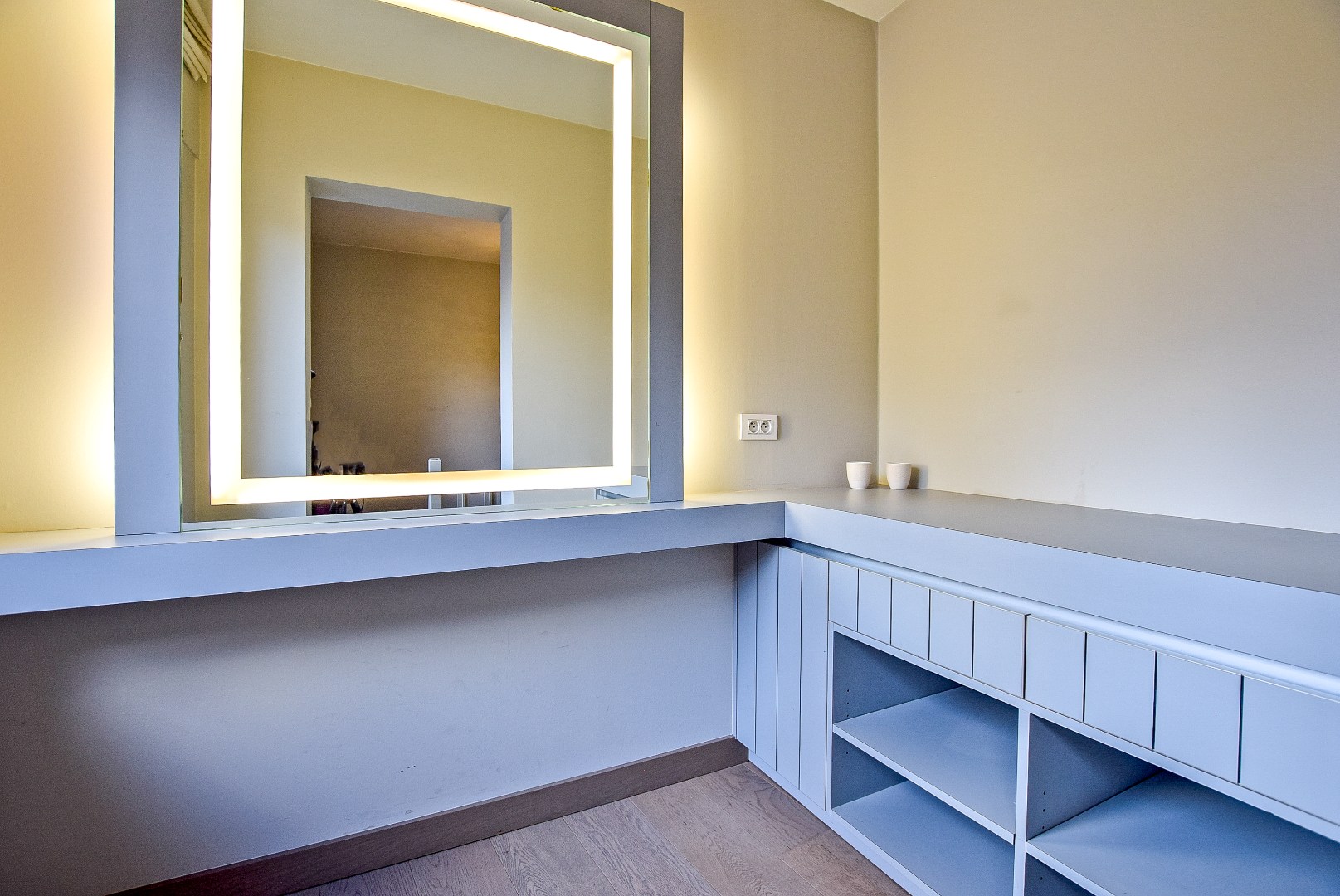 Instapklare eigendom met tal van mogelijkheden in hartje Poperinge. 