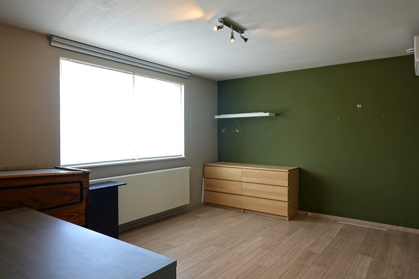 Woning met polyvalente ruimte op uitstekende ligging in Roksem 