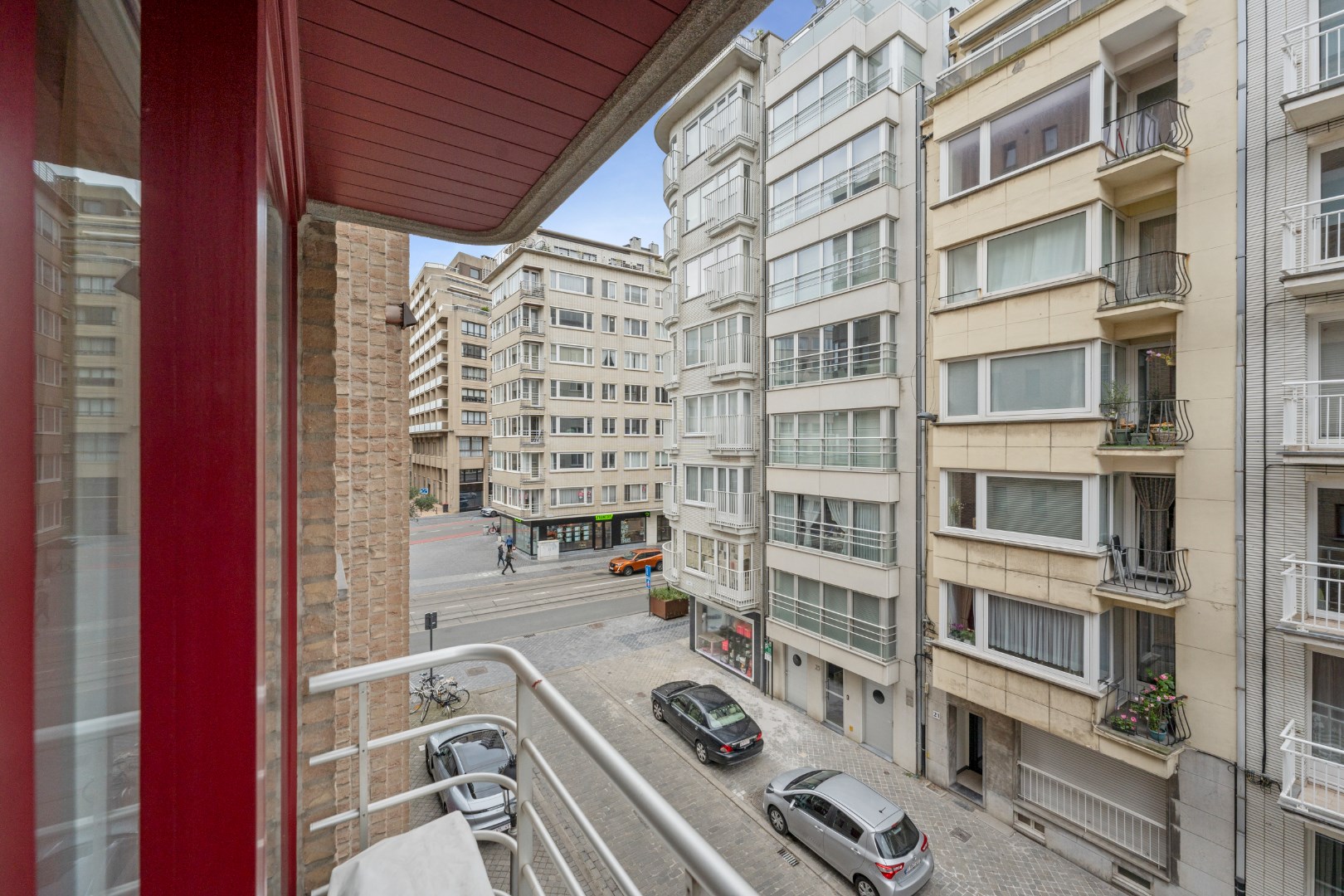 STUDIO IN HET CENTRUM VAN OOSTENDE MET ZIJDELINGS ZEEZICHT 