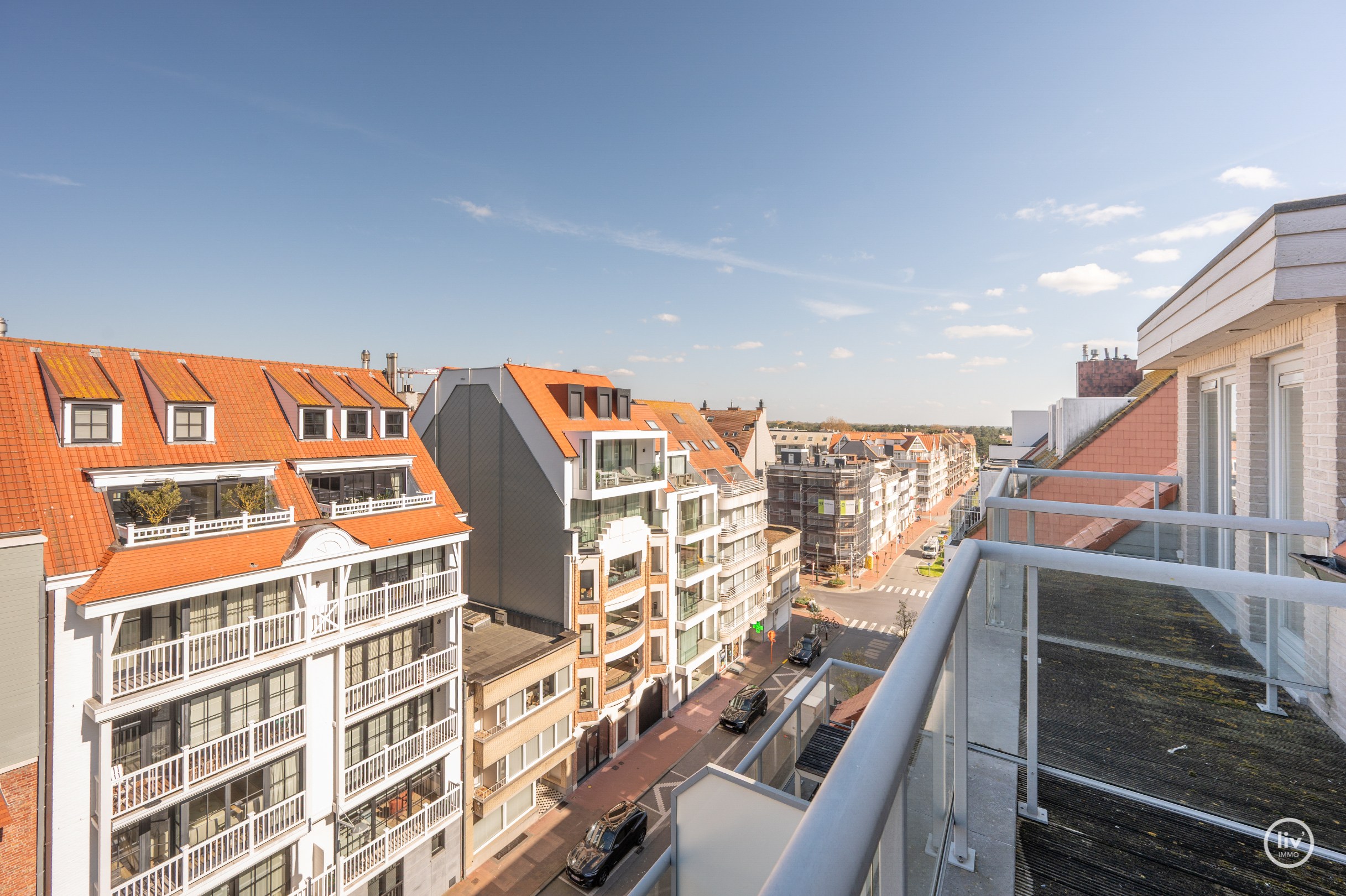 Spacieux duplex avec 3 chambres dans un emplacement de premier choix sur la Van Bunnenvaan à Knokke. 
