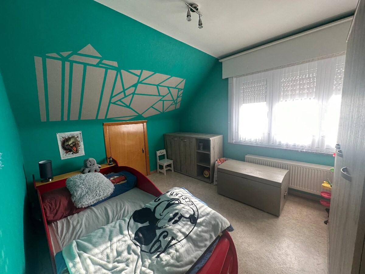 Degelijke halfopen woning met 3 slaapkamers 