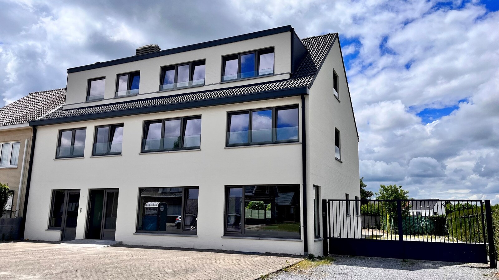 ENERGIEZUINIG EN VOLLEDIG GEMEUBELD APPARTEMENT TE TUILT (KURINGEN) 
