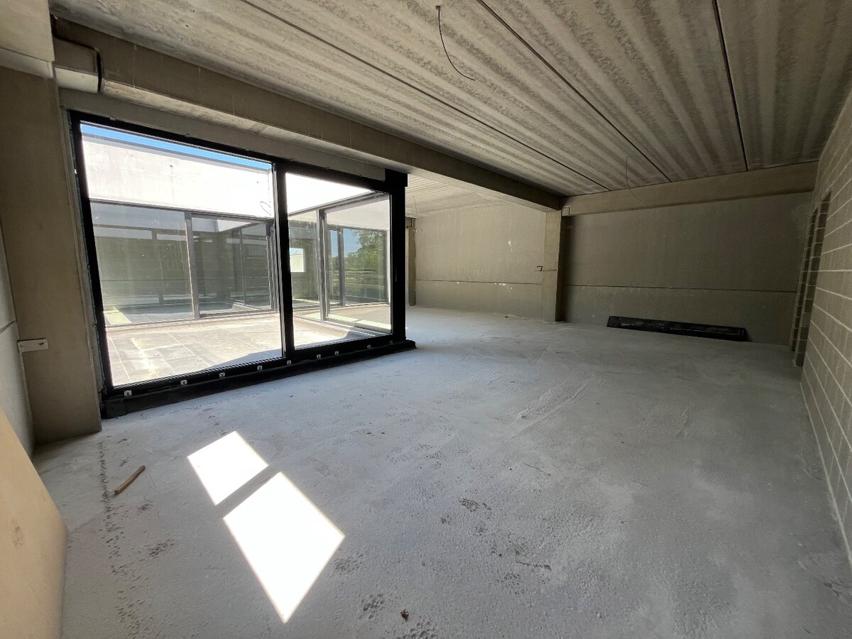 LAATSTE UNIT TE HUUR !! 